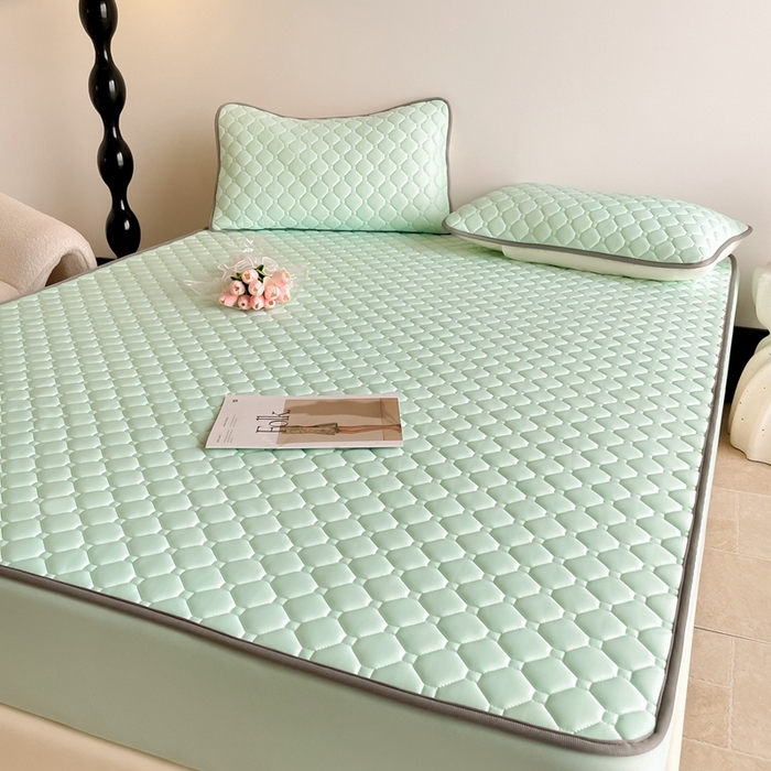 91家纺网 家纺一手货源 找家纺 2025新款加厚乳胶床笠款经典纯色夏被套件 方格-水绿