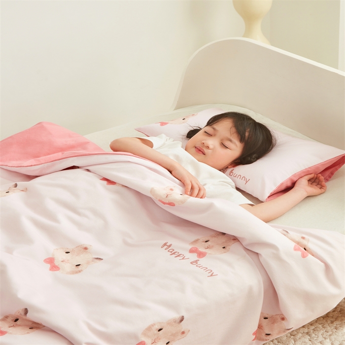 91家纺网 家纺一手货源 找家纺 艾佳宝贝 2025A类儿童全棉多功能单被套可拆式夏被四季被子 乖萌甜兔