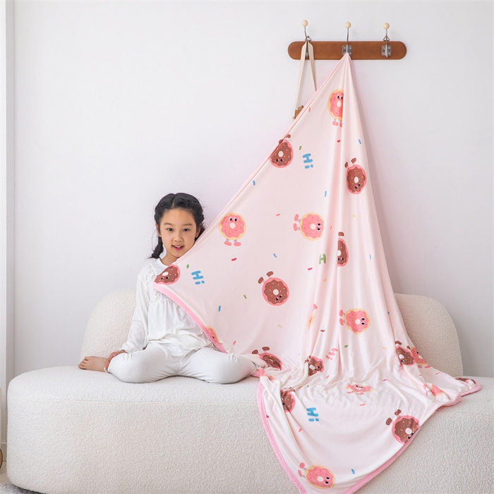 91家纺网 家纺一手货源 找家纺 艾佳宝贝 2025新款A类针织豆豆儿童多功能宿舍午睡安抚盖毯 甜甜与圈圈-盖毯