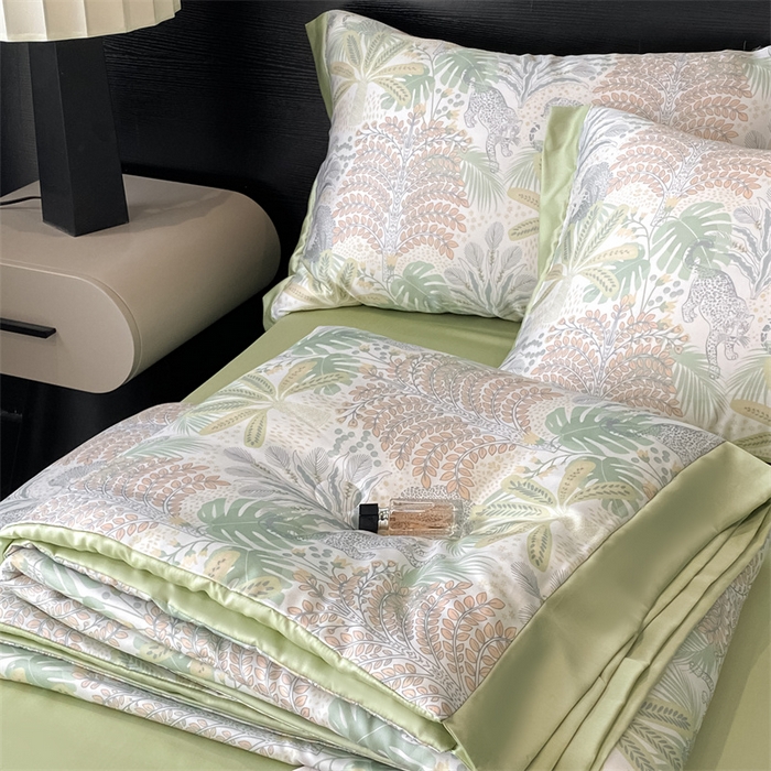 91家纺网 家纺一手货源 找家纺 本制 2025新款水洗真丝印花夏被夏凉被空调被 蔓叶森语+抺茶绿