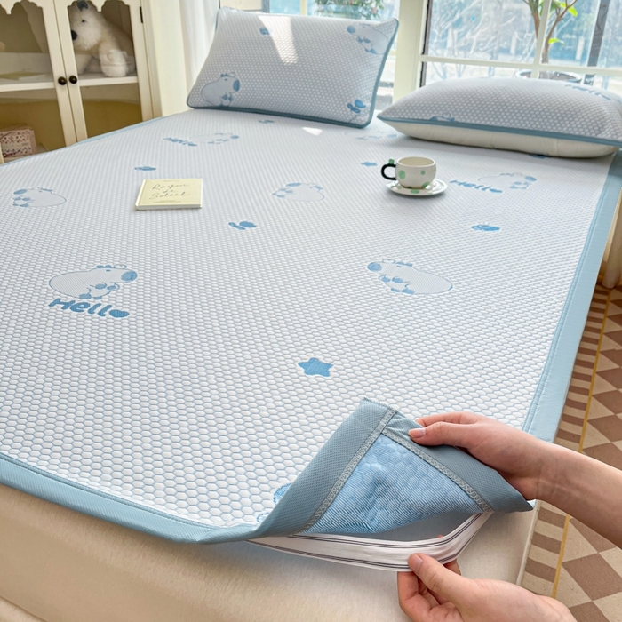 91家纺网 家纺一手货源 找家纺 卡伦2025新款冰丝豆豆凉席床席系列 卡皮巴拉-蓝