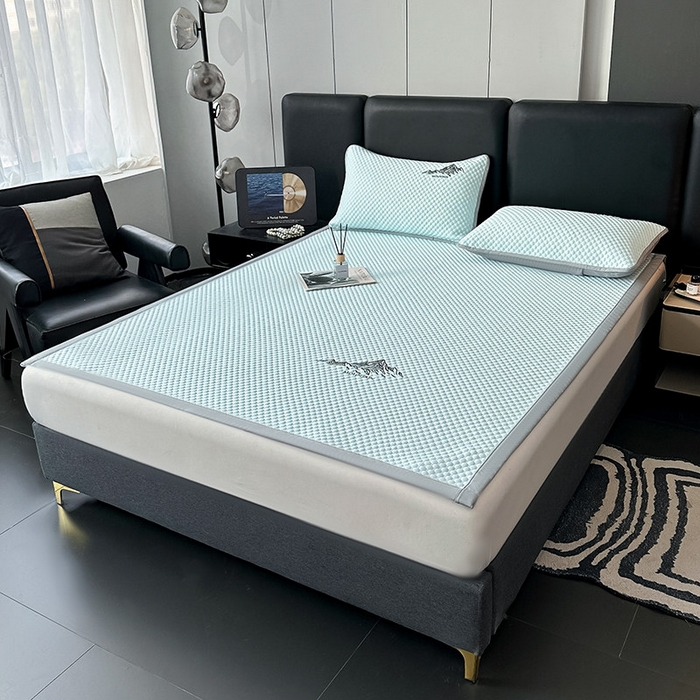 91家纺网 家纺一手货源 找家纺 澳梵家居 2025新款PE中分子A类凉感豆豆刺绣软凉席 冰川-水绿