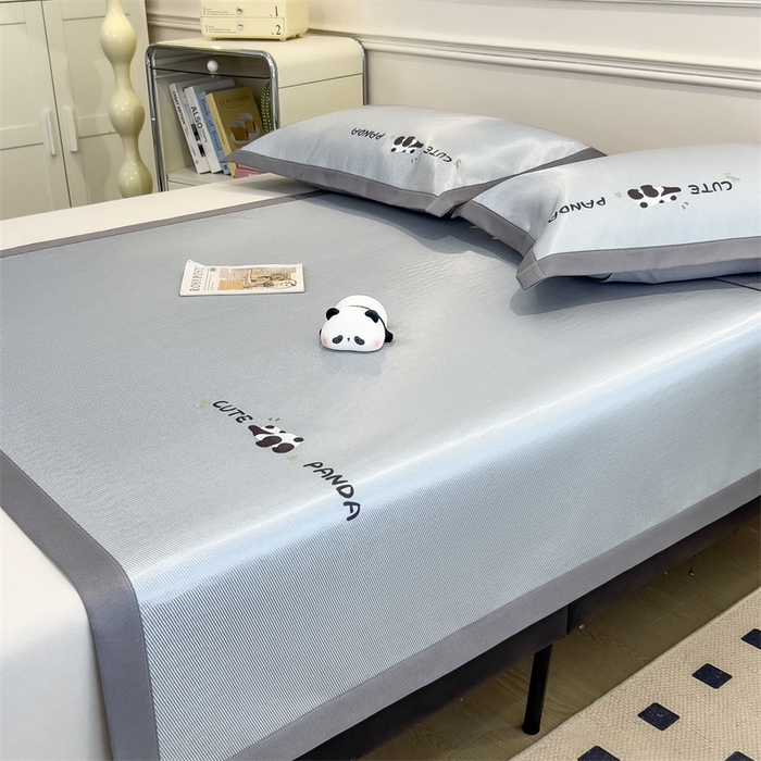 91家纺网 家纺一手货源 找家纺 星座家纺 2025新款600D熊猫烫画冰丝凉席三件套 清凉深灰