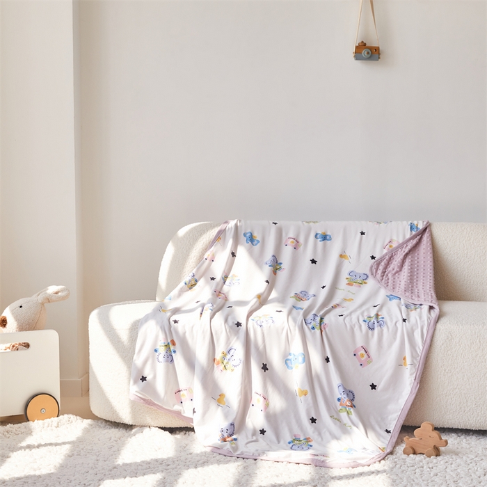 91家纺网 家纺一手货源 找家纺 艾佳宝贝 2025新款A类针织豆豆儿童多功能宿舍午睡安抚盖毯 长鼻子大象-盖毯