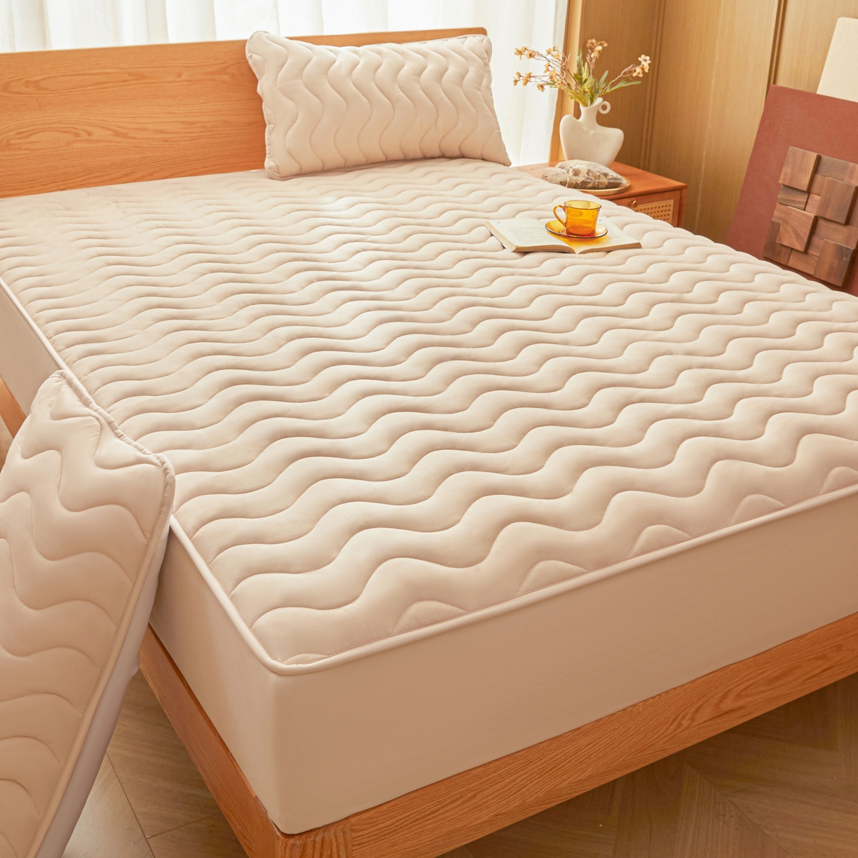 91家纺网 家纺一手货源 找家纺 初心家纺 2025新款原棉防水夹棉窗帘床护罩单件席梦思保护套防水床罩 卡其