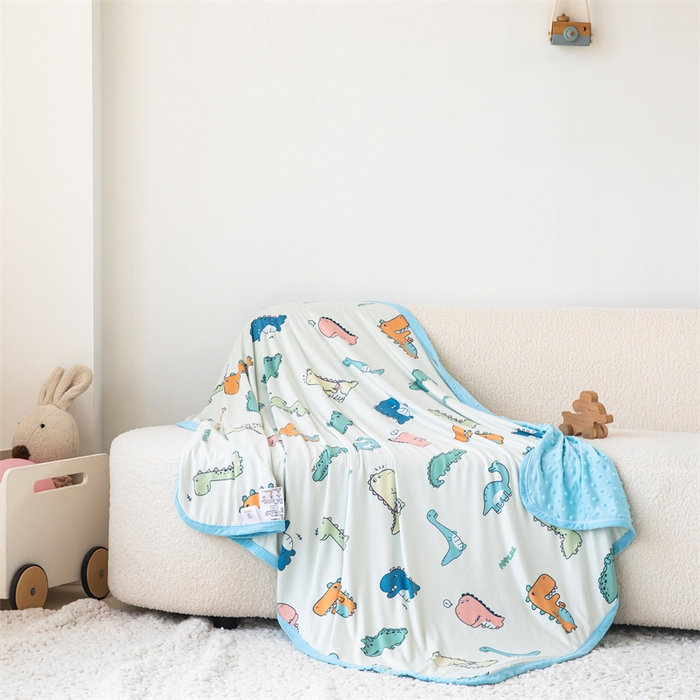 91家纺网 家纺一手货源 找家纺 艾佳宝贝 2025新款A类针织豆豆儿童多功能宿舍午睡安抚盖毯 恐龙世界-盖毯