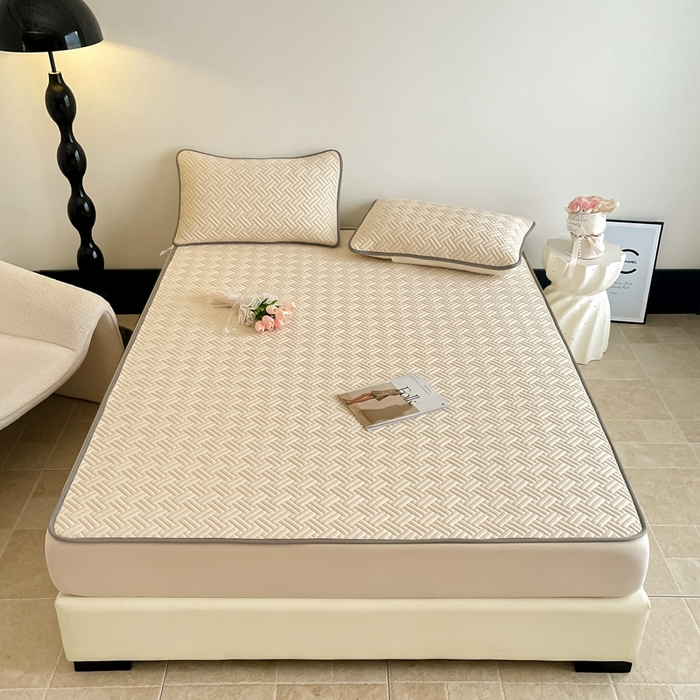 91家纺网 家纺一手货源 找家纺 2025新款加厚乳胶床笠款经典纯色夏被套件 饼干花-米杏