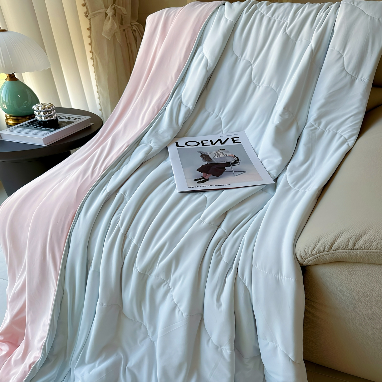 91家纺网 家纺一手货源 找家纺 兜米 2025夏季玻尿酸凉感冰皮被夏凉被空调被 浅蓝拼粉色