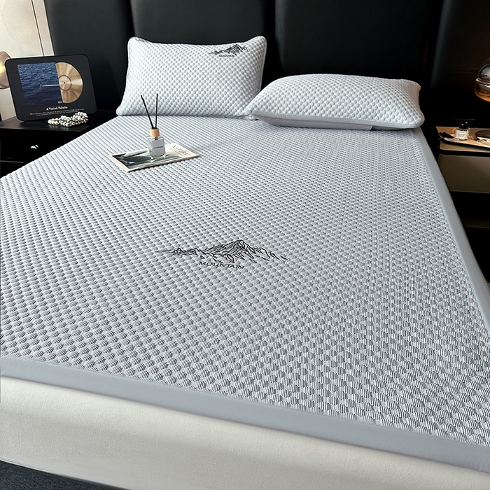 91家纺网 家纺一手货源 找家纺 澳梵家居 2025新款PE中分子A类凉感豆豆刺绣软凉席 冰川-深灰