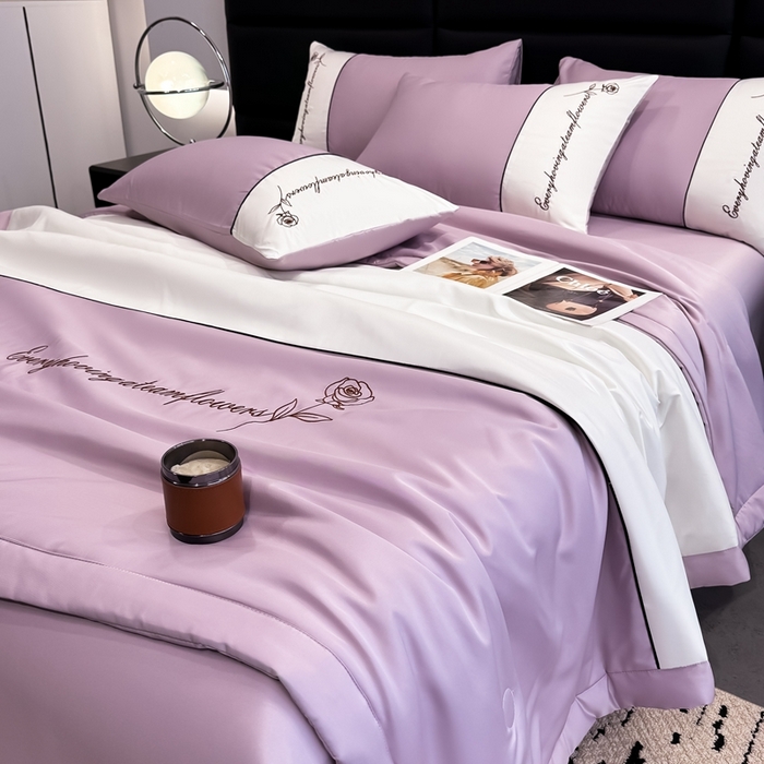 91家纺网 家纺一手货源 找家纺 卡罗兰 2025新款水洗真丝夏凉被空调被拼接款手工包边浪漫花语系列 浪漫花语-香芋紫