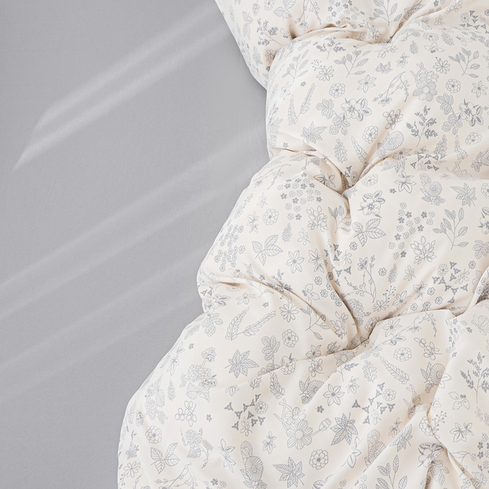 91家纺网 家纺一手货源 找家纺 蕾诺家纺 2025新款直播新款A类有氧提花云纱棉圆角吊边工艺四件套学生三件套 墨染芳华