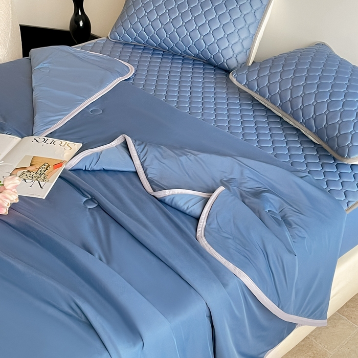 91家纺网 家纺一手货源 找家纺 2025新款加厚乳胶床笠款经典纯色夏被套件 方格-宝蓝