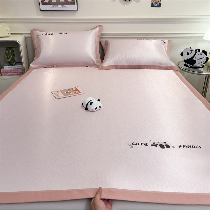 91家纺网 家纺一手货源 找家纺 星座家纺 2025新款600D熊猫烫画冰丝凉席三件套 清凉粉