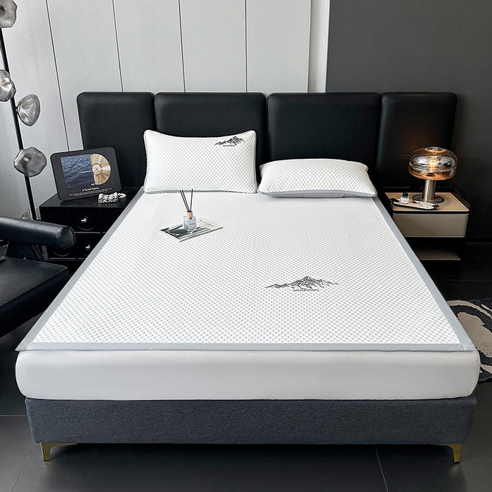 91家纺网 家纺一手货源 找家纺 澳梵家居 2025新款PE中分子A类凉感豆豆刺绣软凉席 冰川-高级白