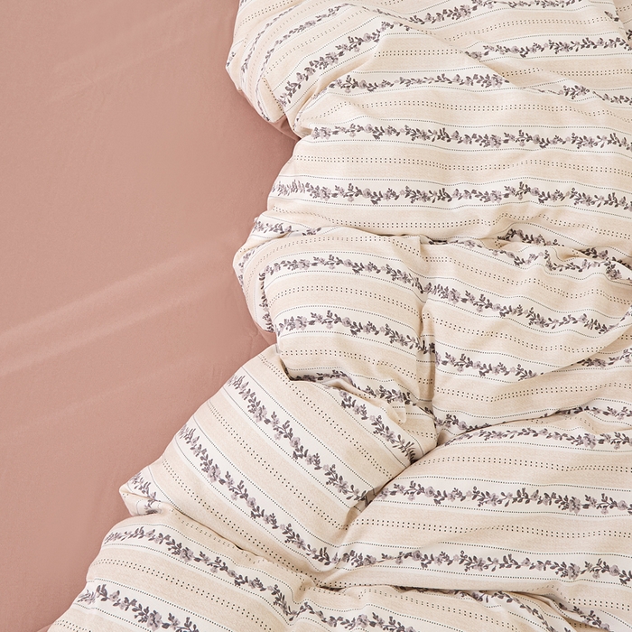 91家纺网 家纺一手货源 找家纺 蕾诺家纺 2025新款直播新款A类有氧提花云纱棉圆角吊边工艺四件套学生三件套 摩卡