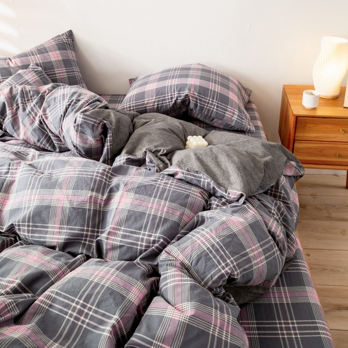 91家纺网 家纺一手货源 找家纺 2025新款A类色织水洗棉单被套 灰粉格