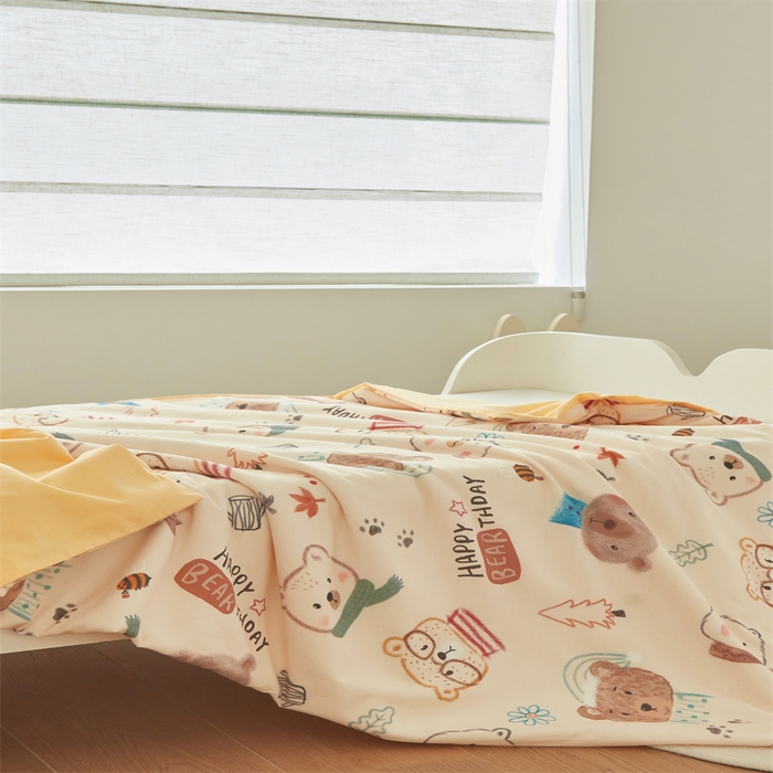 91家纺网 家纺一手货源 找家纺 艾佳宝贝 2025A类儿童全棉多功能单被套可拆式夏被四季被子 憨憨萌熊