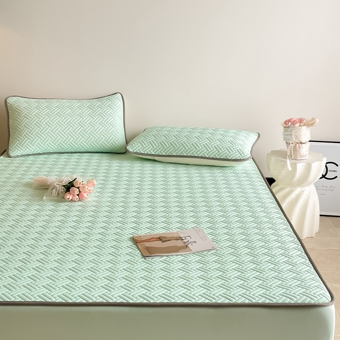 91家纺网 家纺一手货源 找家纺 2025新款加厚乳胶床笠款经典纯色夏被套件 饼干花-水绿