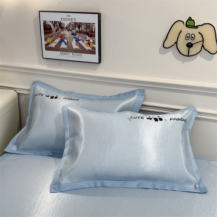 91家纺网 家纺一手货源 找家纺 星座家纺 2025新款600D熊猫烫画冰丝凉席三件套 清凉蓝