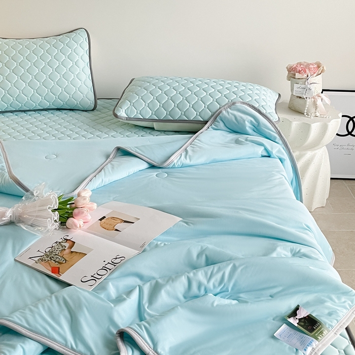 91家纺网 家纺一手货源 找家纺 2025新款加厚乳胶床笠款经典纯色夏被套件 方格-湖蓝