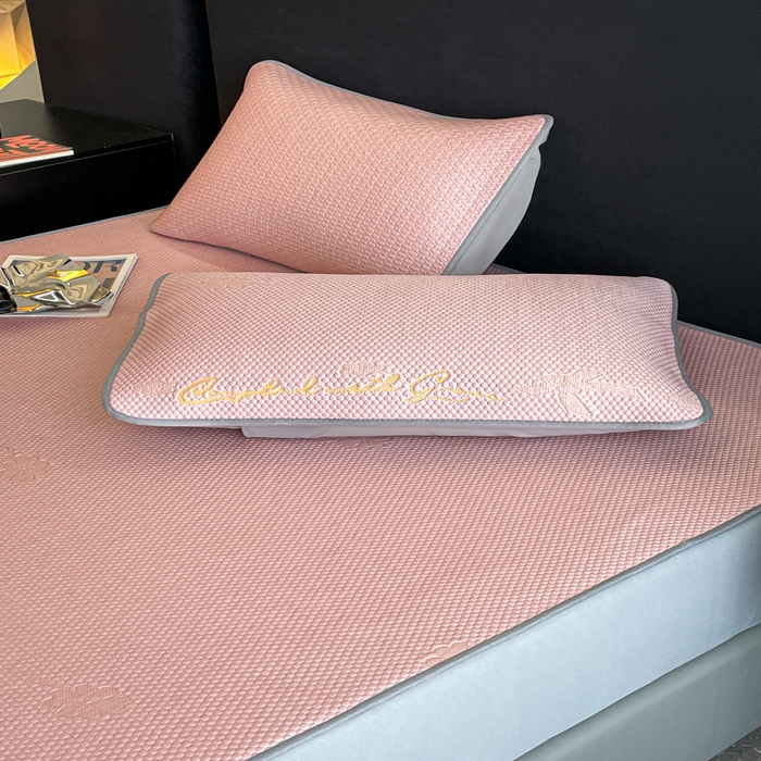 91家纺网 家纺一手货源 找家纺 （总）2025新款提花冰豆豆凉席床笠床席三件套幸运草系列