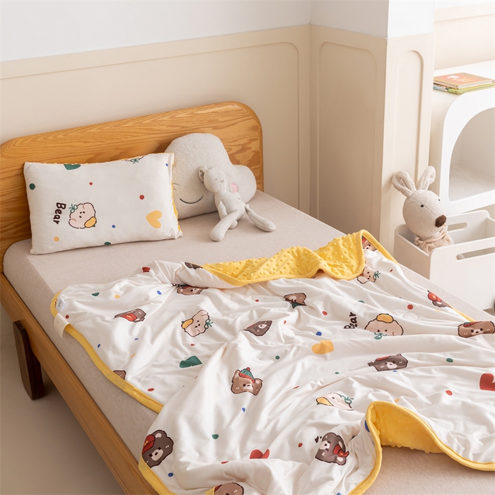 91家纺网 家纺一手货源 找家纺 （总）艾佳宝贝 2025新款A类豆豆针织儿童多功能盖毯安抚夏被-实拍