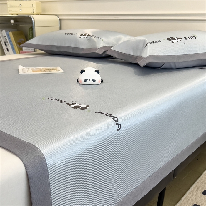 91家纺网 家纺一手货源 找家纺 星座家纺 2025新款600D熊猫烫画冰丝凉席三件套 清凉深灰