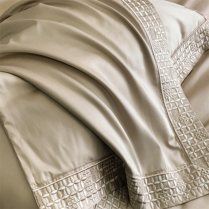 91家纺网 家纺一手货源 找家纺 保罗圣迪奥 2025新款简约款全棉长绒棉四件套—星阑 星阑-香槟金