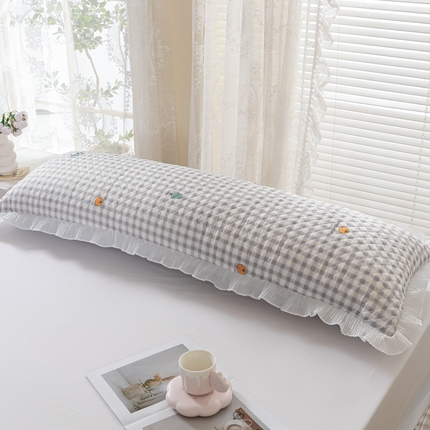 91家纺网 家纺一手货源 找家纺 美宜家 2025新款夏季凉感丝双人枕套花边情侣长枕套 硕果