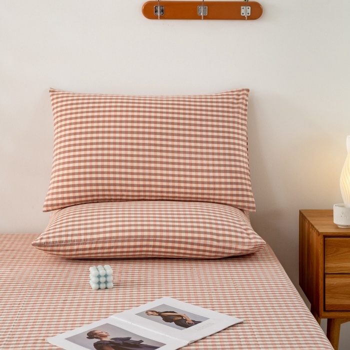 91家纺网 家纺一手货源 找家纺 2025新款A类色织水洗棉单被套 粉小格