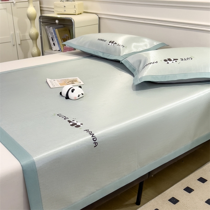 91家纺网 家纺一手货源 找家纺 星座家纺 2025新款600D熊猫烫画冰丝凉席三件套 清凉绿