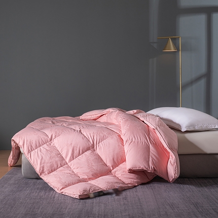 91家纺网 家纺一手货源 找家纺 静若居羽绒被壳 2025新款纯棉贡缎提花双层立体羽绒被壳不跑绒厂家直销 浅粉