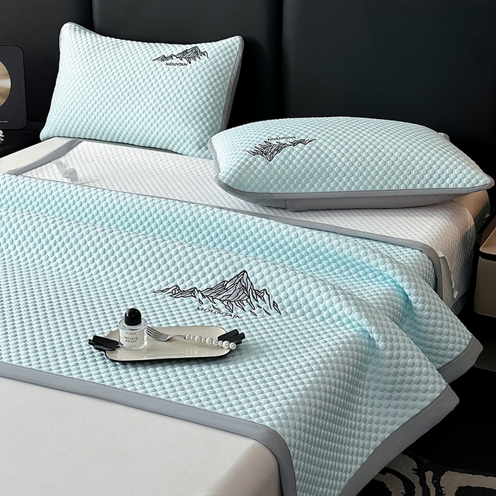 91家纺网 家纺一手货源 找家纺 澳梵家居 2025新款PE中分子A类凉感豆豆刺绣软凉席 冰川-水绿