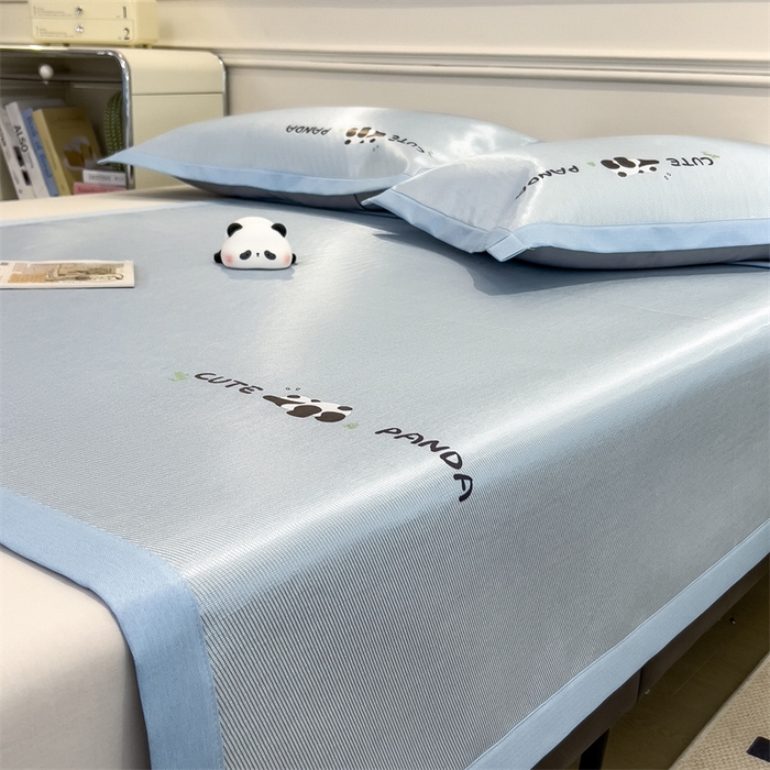 91家纺网 家纺一手货源 找家纺 星座家纺 2025新款600D熊猫烫画冰丝凉席三件套 清凉蓝