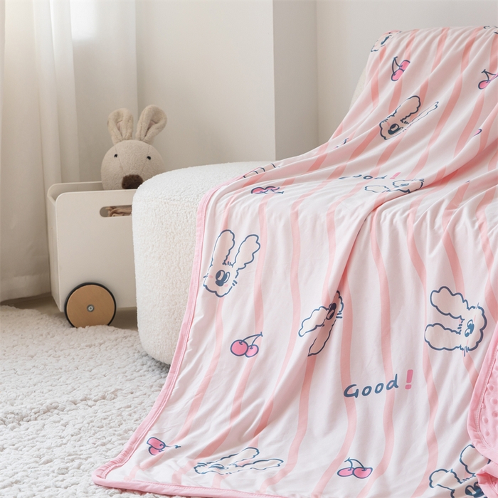 91家纺网 家纺一手货源 找家纺 艾佳宝贝 2025新款A类针织豆豆儿童多功能宿舍午睡安抚盖毯 樱桃长耳兔-盖毯