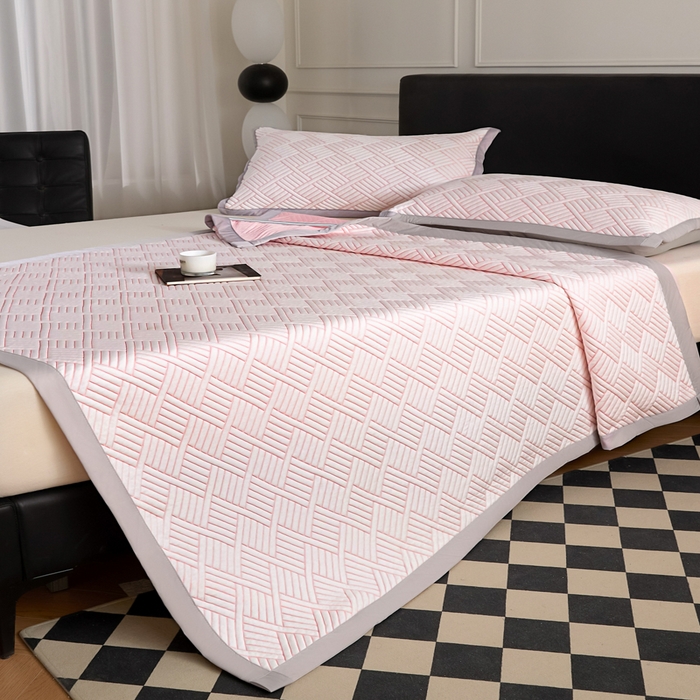 91家纺网 家纺一手货源 找家纺 2025新款韩国外贸爆款加厚PE中分子凉感豆豆软席 时空粉-床席款