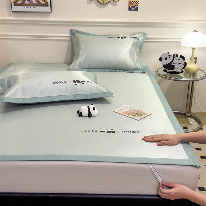 91家纺网 家纺一手货源 找家纺 星座家纺 2025新款600D熊猫烫画冰丝凉席三件套 清凉绿