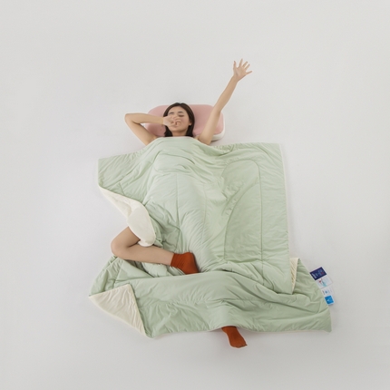 91家纺网 家纺一手货源 找家纺 锦禾穗 2025新款高克重双面锦氨凉感冰菓裸感被 豆蔻绿