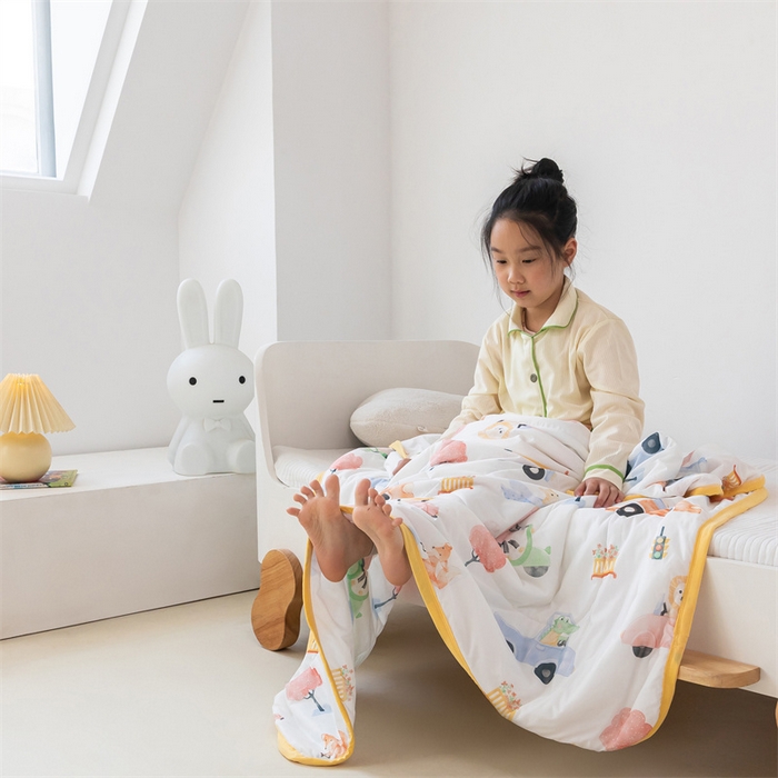 91家纺网 家纺一手货源 找家纺 艾佳宝贝 2025春夏新款A类凉感丝儿童糖果抗菌夏被 飞驰小队