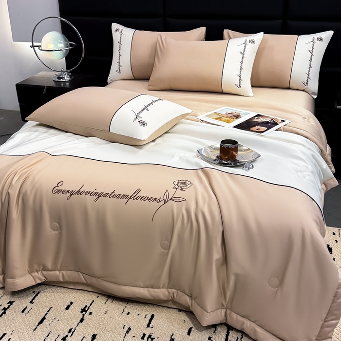 91家纺网 家纺一手货源 找家纺 卡罗兰 2025新款水洗真丝夏凉被空调被拼接款手工包边浪漫花语系列 浪漫花语-香槟金