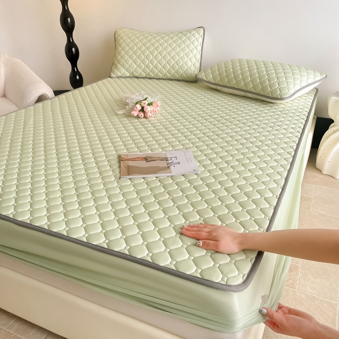 91家纺网 家纺一手货源 找家纺 2025新款加厚乳胶床笠款经典纯色夏被套件 方格-果绿