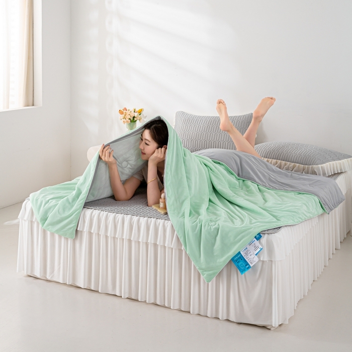 91家纺网 家纺一手货源 找家纺 2025新款直播新款凉感丝超柔印花夏凉被 薄荷绿