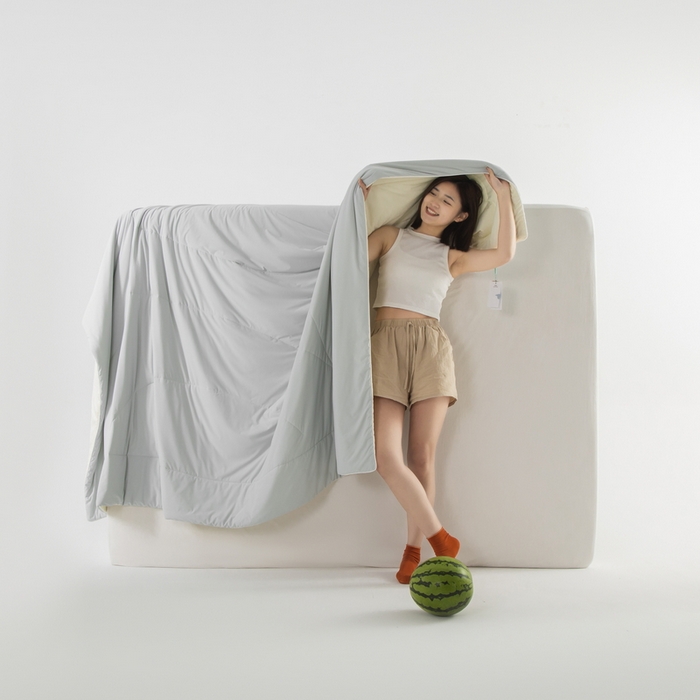 91家纺网 家纺一手货源 找家纺 佳居缘 2025新款锦氨冰川凉感冰菓裸感被 高级灰