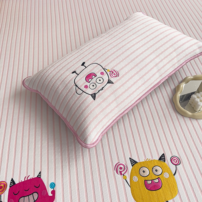 91家纺网 家纺一手货源 找家纺 炫拼  2025新款A类凉豆豆提花条纹卡通刺绣床笠席三件套 小怪兽糖糖