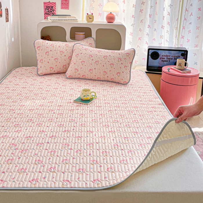 91家纺网 家纺一手货源 找家纺 贝扬思家纺 2025新款亲肤舒适可爱乳胶凉席席子系列 猫咪豆豆