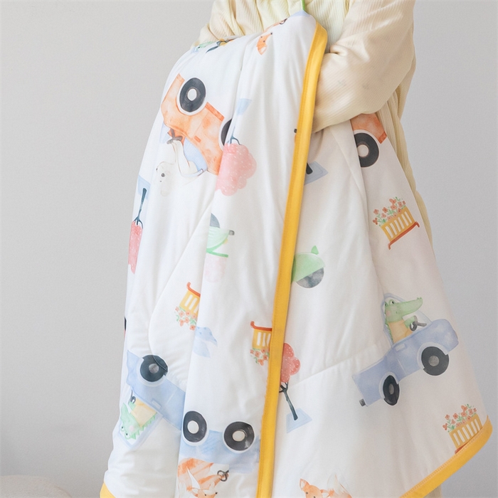 91家纺网 家纺一手货源 找家纺 艾佳宝贝 2025春夏新款A类凉感丝儿童糖果抗菌夏被 飞驰小队