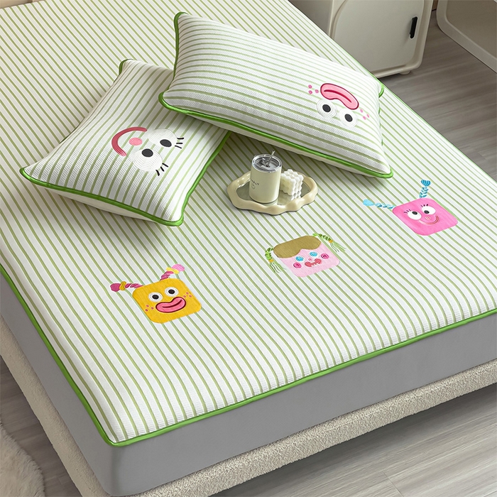 91家纺网 家纺一手货源 找家纺 炫拼  2025新款A类凉豆豆提花条纹卡通刺绣床笠席三件套 气泡女孩