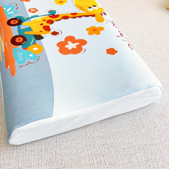 91家纺网 家纺一手货源 找家纺 梵赫 2025新款全棉A类儿童针织棉记忆枕（可拆卸） 快乐长颈鹿 单枕套