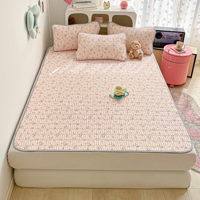 91家纺网 家纺一手货源 找家纺 贝扬思家纺 2025新款亲肤舒适可爱乳胶凉席席子系列 旧巷