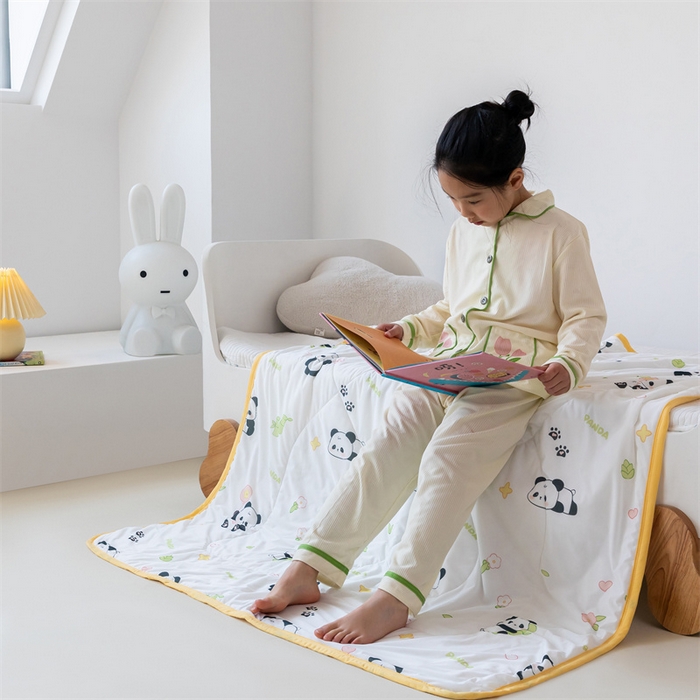 91家纺网 家纺一手货源 找家纺 艾佳宝贝 2025春夏新款A类凉感丝儿童糖果抗菌夏被 Hi 熊猫